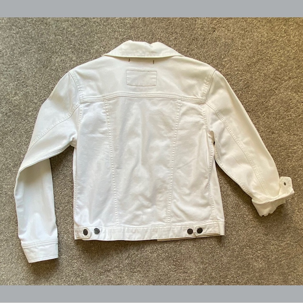 🎉Eddie Bauer Jean Jacket Classic Denim Style, Size Med, White - Picture 4 of 4